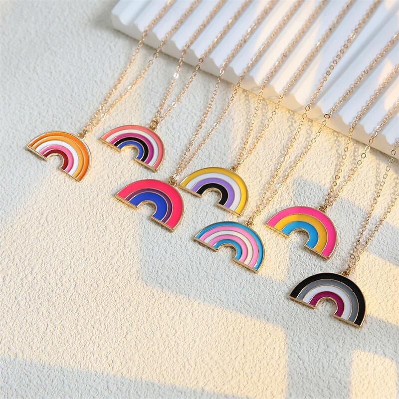 Pride Moon Rainbow Love Shaped Pendant Necklace Personalized Fashion Simple Homosexual Single Layer Neckchain3