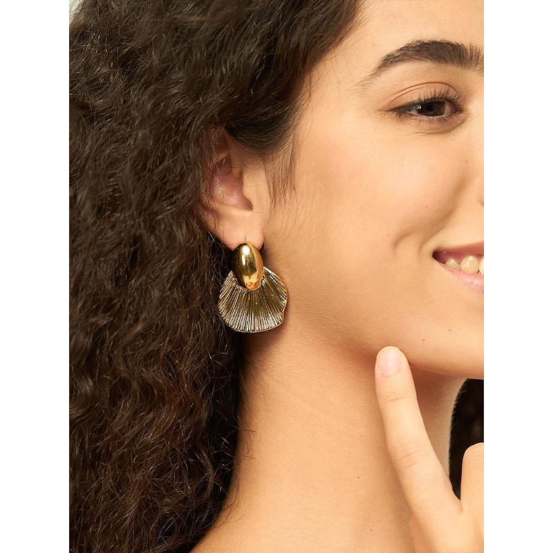 Women's Gold Stainless Steel Shell Earrings – Lightweight and Stylish Statement Jewelry2