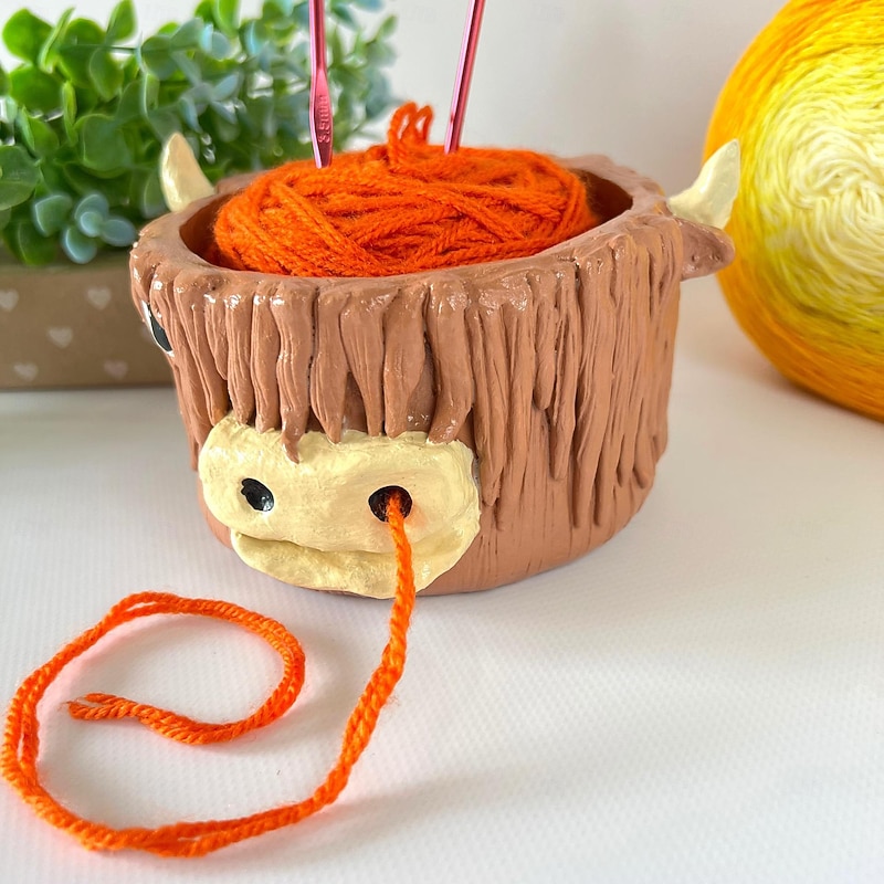Handmade Highland Cow Crochet Yarn Bowl - Unique Clay Knitting Bowl for Yarn - Scottish Shetland Cow Crochet Holder for Highland Cow Lovers2