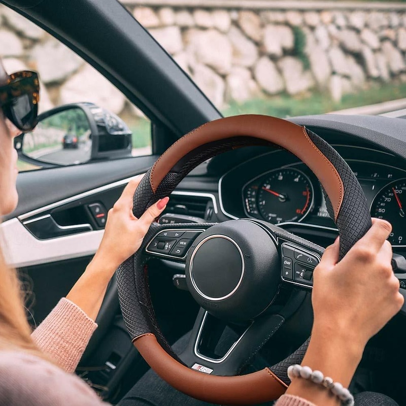 1 PCS Microfiber Breathable Ice Silk Car Steering Wheel Cover Easy to Install Universal Fit For 15