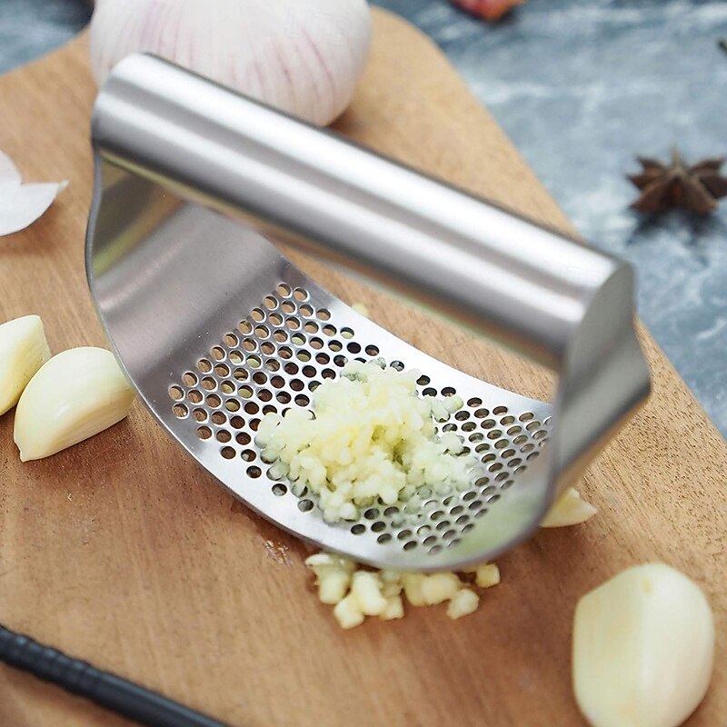Garlic Press Set - Stainless Steel Rocker Garlic Press with Black Peeler and Cleaning Brush, Mincer Crusher and Chopper for Easy Garlic Preparation3