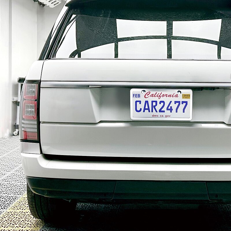 Solid Silver Rust-Proof Car License Plate Frames Universal Stainless Steel Holder with Screws & Caps US Standard 2PCS2