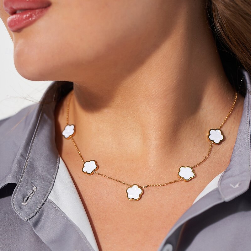 Women's Gold-Plated Flower Jewelry Set with Mother of Pearl – Elegant Necklace, Bracelet, and Earrings for Women4
