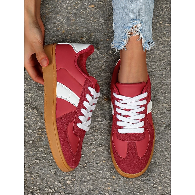 Men's Red and White Retro Style Athletic Sneakers with Suede Details and Comfortable Rubber Sole for Casual Wear and Sports4