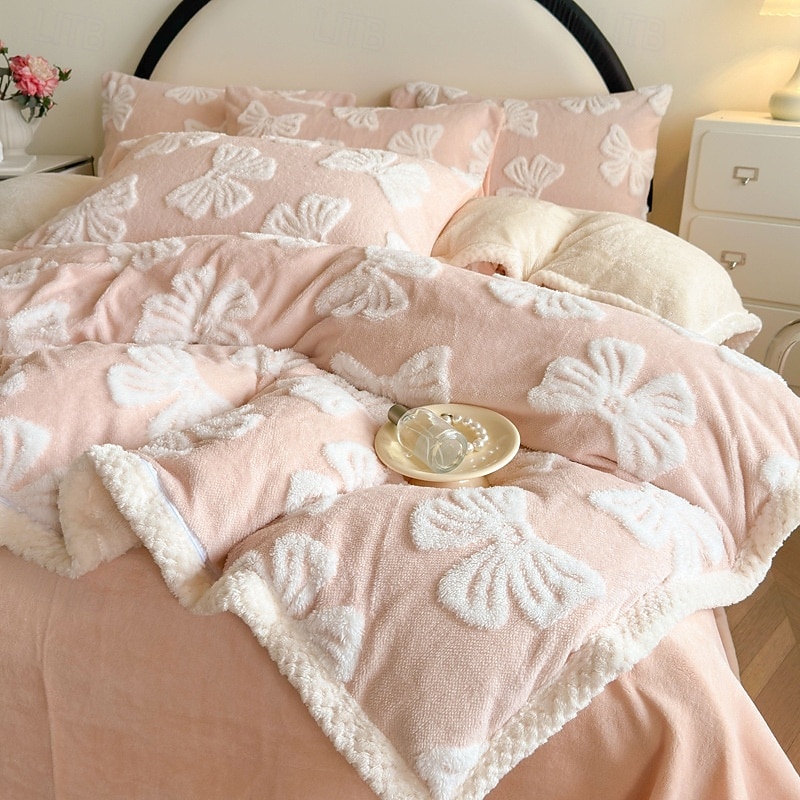 Winter Thickened Blanket Ultra-Soft and Warm Fleece Perfect for Cold Weather Cozy and Comfortable for Bed, Couch, or Lounge Ideal for Winter Home Decor4