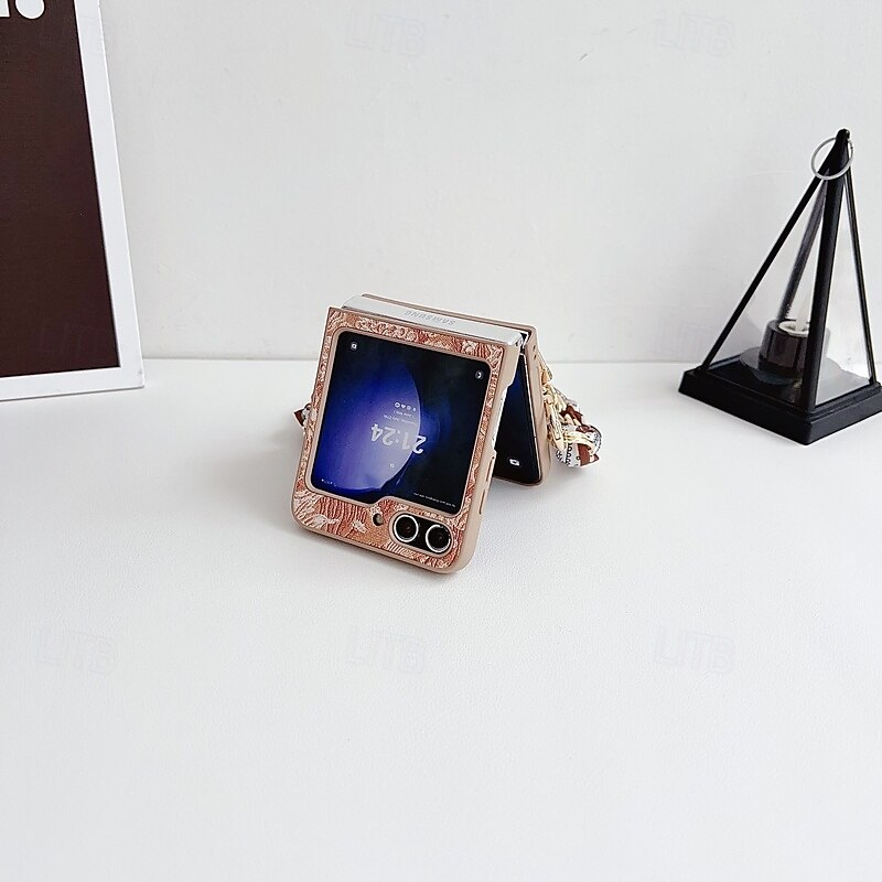 Phone Case For Samsung Galaxy Z Flip 7 Z Flip 6 Z Flip 5 Z Flip 4 Z Flip 3 Back Cover with Wrist Strap Shockproof Retro PC PU Leather4