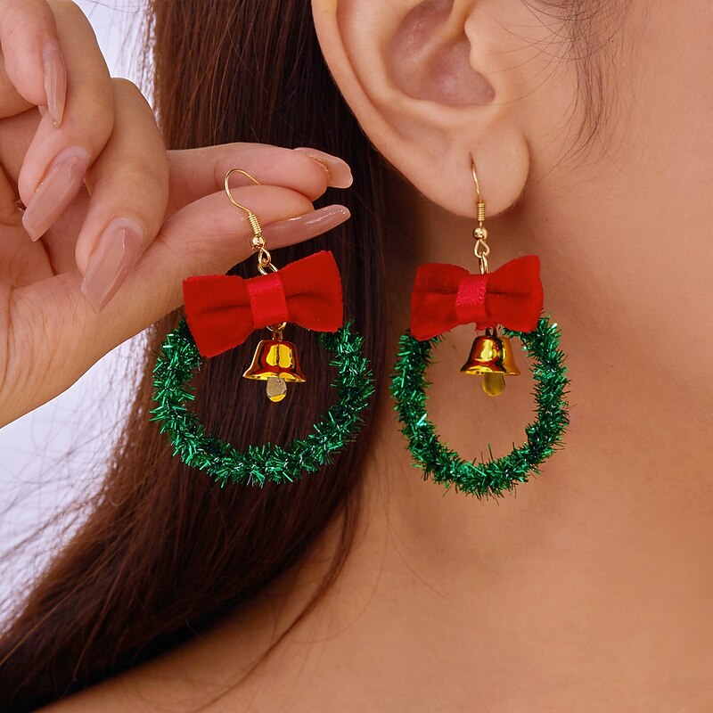 Christmas Wreath Dangle Earrings with Red Bow and Gold Bell Charm – Festive Holiday Jewelry for Women2