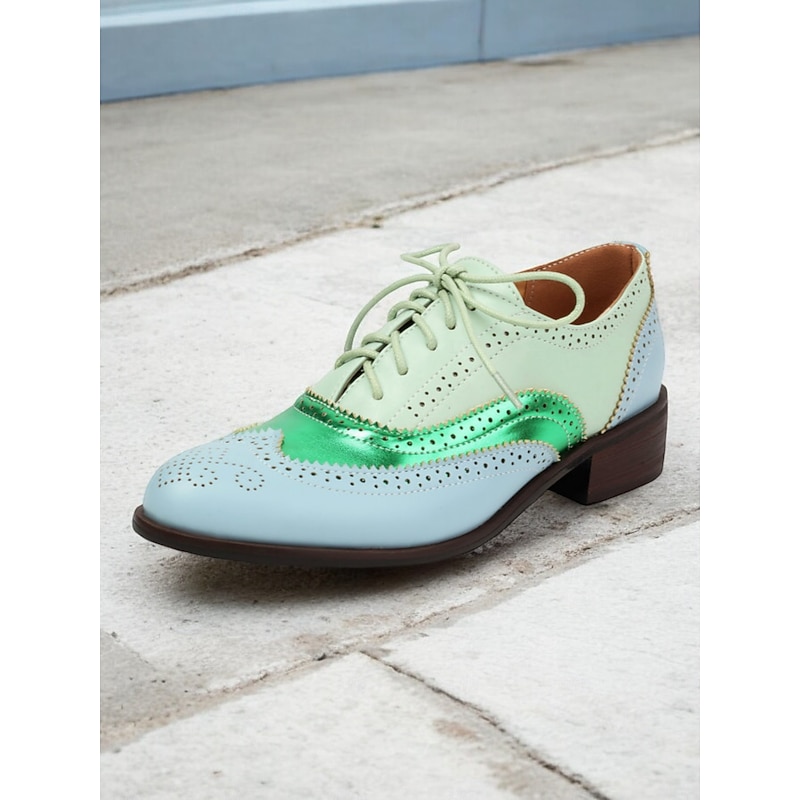 Women's Red and Black Patent Leather Oxford Shoes with Brogue Detailing – Vintage-Style Lace-Up Formal Shoes for Business and Casual Wear4