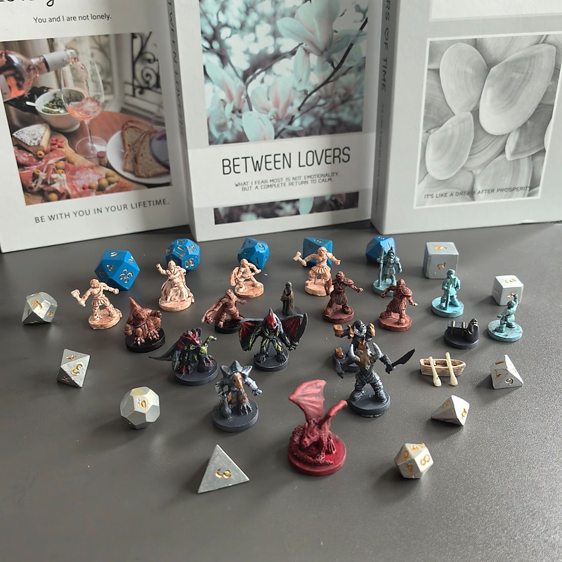 Dungeons & Dragons 2025 Advent Calendar with 24 Random Mini Resin Figurine Ornament, Mini Souvenirs & Ornaments, Officially Licensed Holiday Countdown for D&D Lovers3