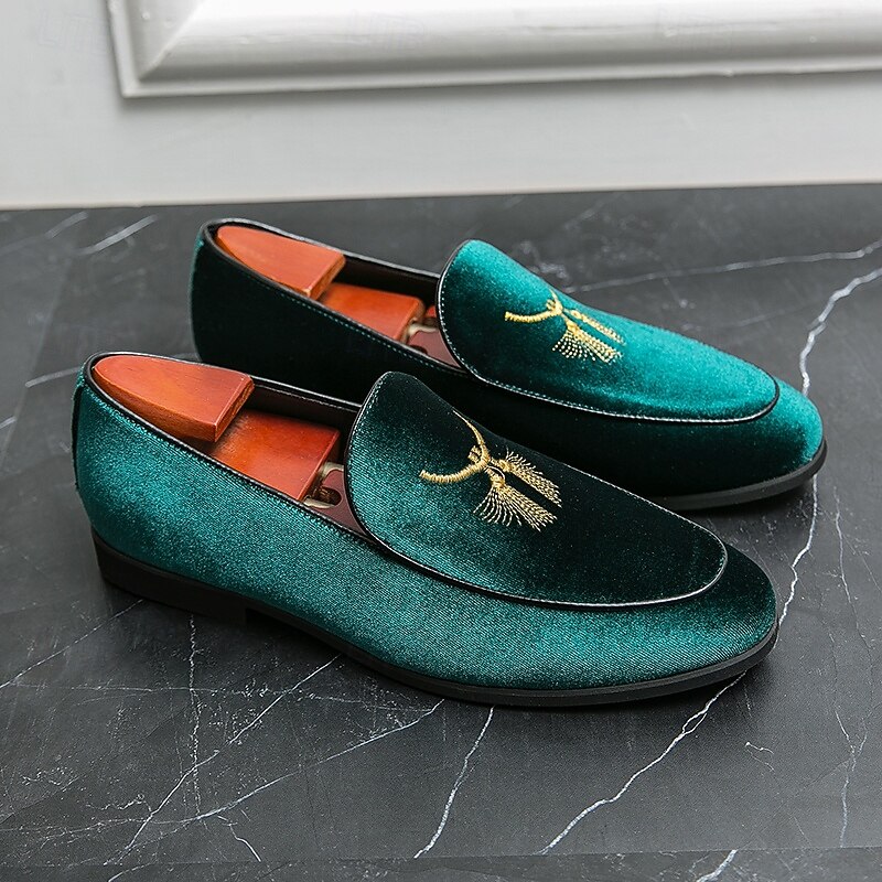 Men's Green Velvet Loafers with Gold Embroidery – Luxurious Slip-On Shoes for Formal Events and Weddings2