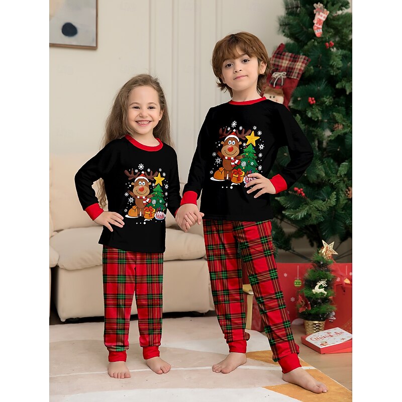 Reindeer Family Christmas Pajamas Nightwear Men's Women's Boys' Girls' Family Matching Outfits Sweet Graphic Pattern Adults Kid's Christmas New Year Christmas Eve Christmas Vacation Home Wear Top3