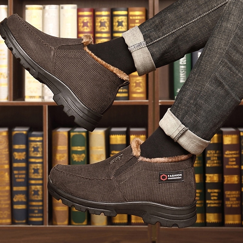 Men's Black Warm Winter Slip-On Ankle Boots with Plush Fur Lining, Non-Slip Sole, and Textured Fabric – Comfortable Outdoor Footwear4