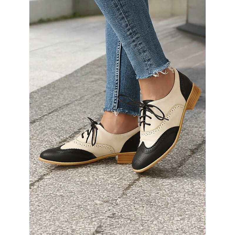 Women's Two-Tone Oxford Shoes - Black and White Vintage Lace-Up Brogues with Low Heel for Retro Casual and Formal Wear2