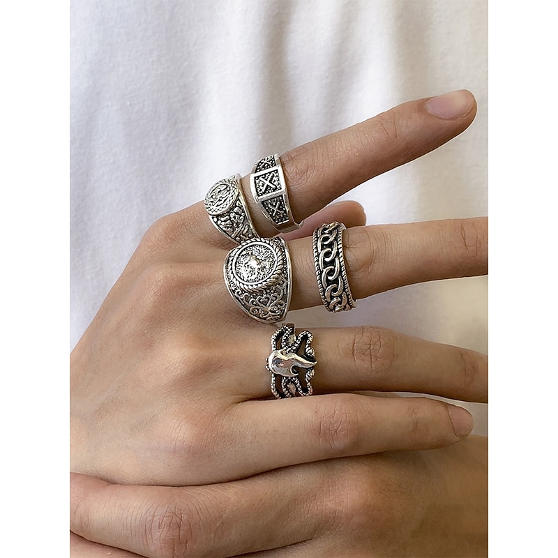 Vintage Style Men's Silver Alloy Ring Set with Geometric and Engraved Patterns – Retro Fashion Accessories for Everyday Wear2
