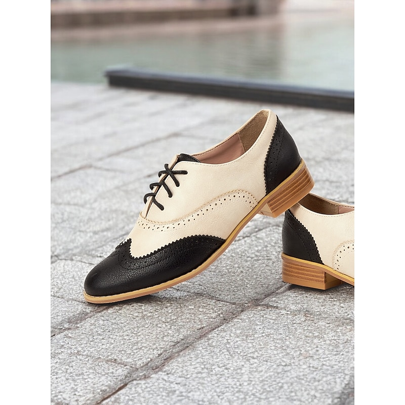 Women's Two-Tone Oxford Shoes - Black and White Vintage Lace-Up Brogues with Low Heel for Retro Casual and Formal Wear