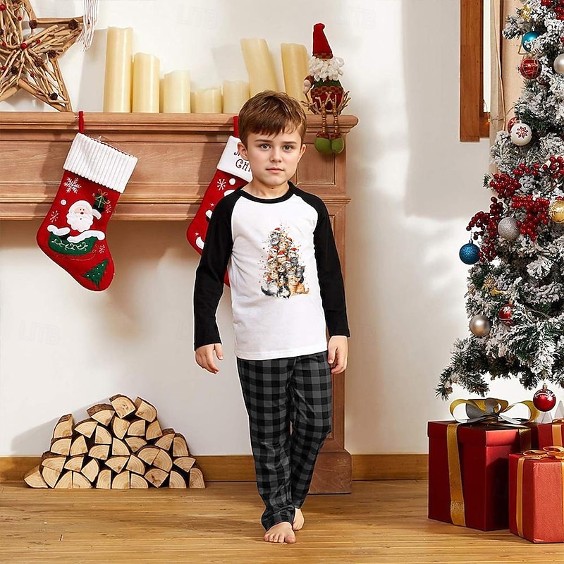 Cat Christmas Trees Family Christmas Pajamas Nightwear Men's Women's Boys' Girls' Family Matching Outfits Sweet Plaid Pattern Adults Kid's Christmas New Year Christmas Eve Christmas Vacation Home Wear3