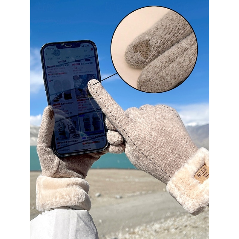 Women's Winter Fleece-Lined Touchscreen Gloves with Heart Detail – Warm and Stylish for Outdoor Cold Weather, Perfect Gift Idea3