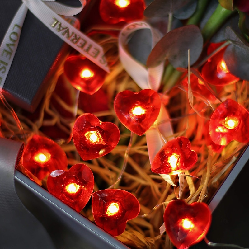 Elegant Wedding Reception Party 3M 30-LED Valentine's Day Red Heart String Lights with Remote 8 Modes for Wedding & Festive Decor AAA Battery Powered2