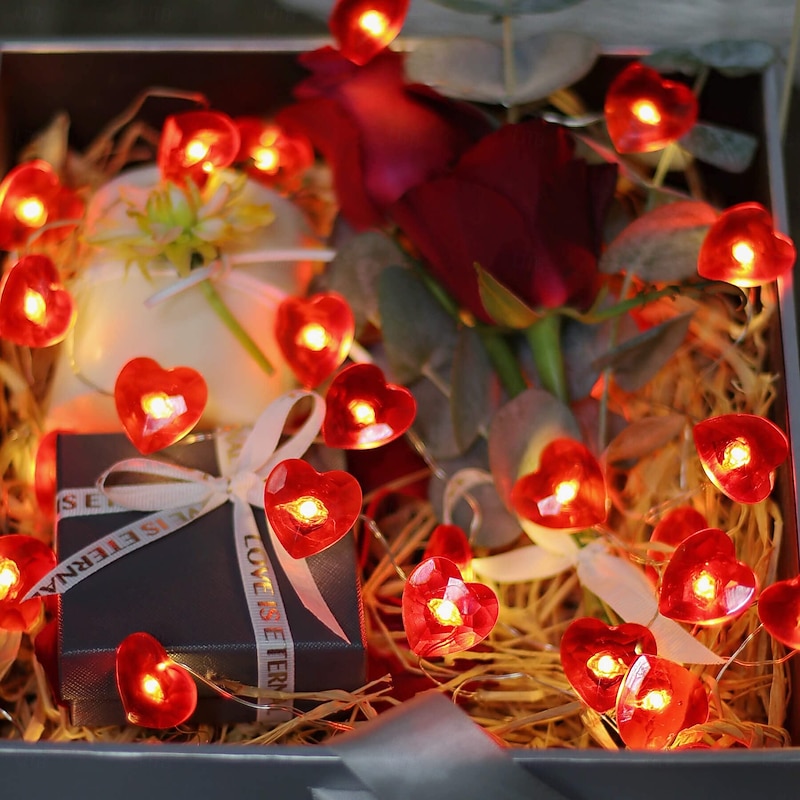 Elegant Wedding Reception Party 3M 30-LED Valentine's Day Red Heart String Lights with Remote 8 Modes for Wedding & Festive Decor AAA Battery Powered3