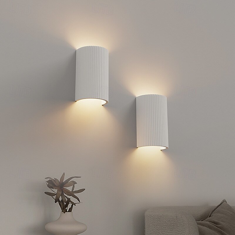 Wall Light Simple LED Wall Sconce with Bulb Modern Resin Indoor Wall Lighting Up Down Spotlight Bedside Decor Lamp 110-240V 5W2