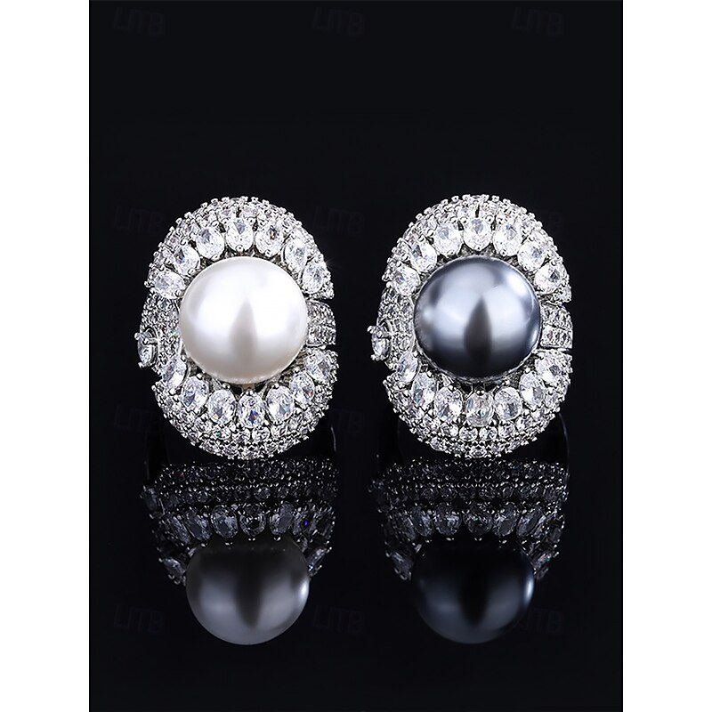 Women's Luxury Silver-Plated Statement Ring with Large Pearl Center and Crystal Accents – Perfect for Weddings and Special Occasions2