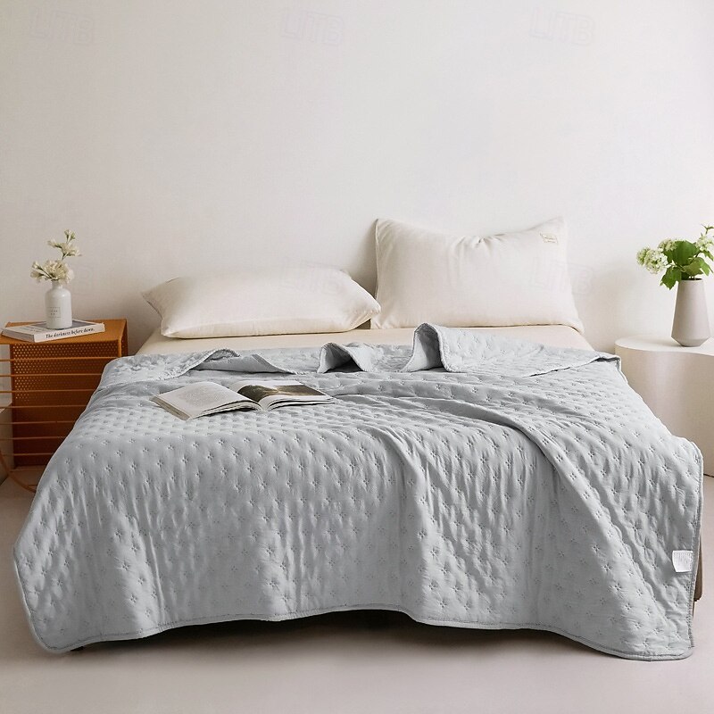 Cooling Blanket Absorbs Heat to Keep Cool, Ultra-Soft Breathable Summer Blanket for Hot Sleepers,Twin/Full Size Blanket for All Season
