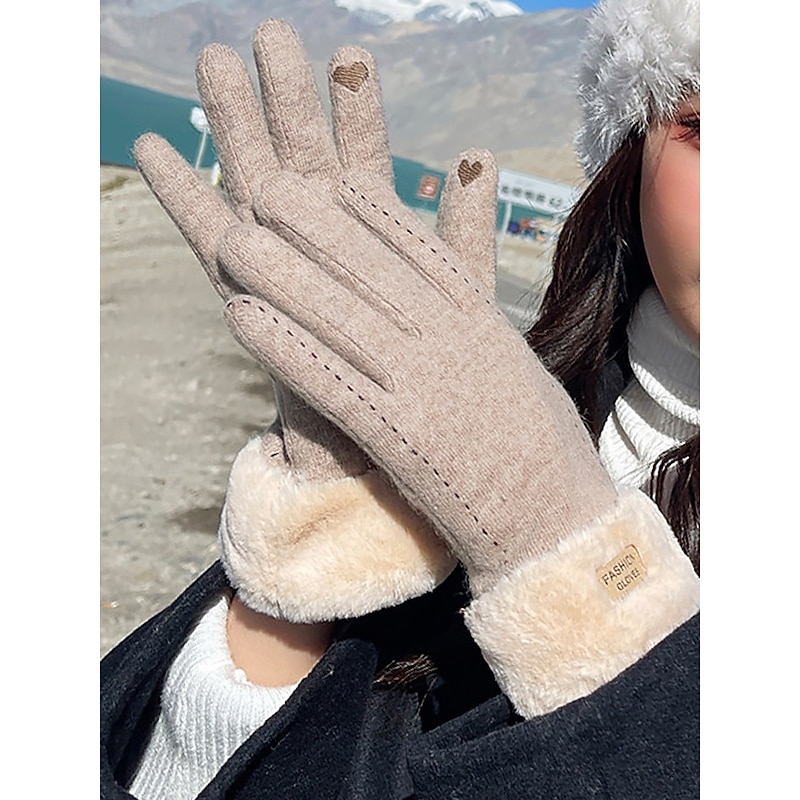 Women's Winter Fleece-Lined Touchscreen Gloves with Heart Detail – Warm and Stylish for Outdoor Cold Weather, Perfect Gift Idea