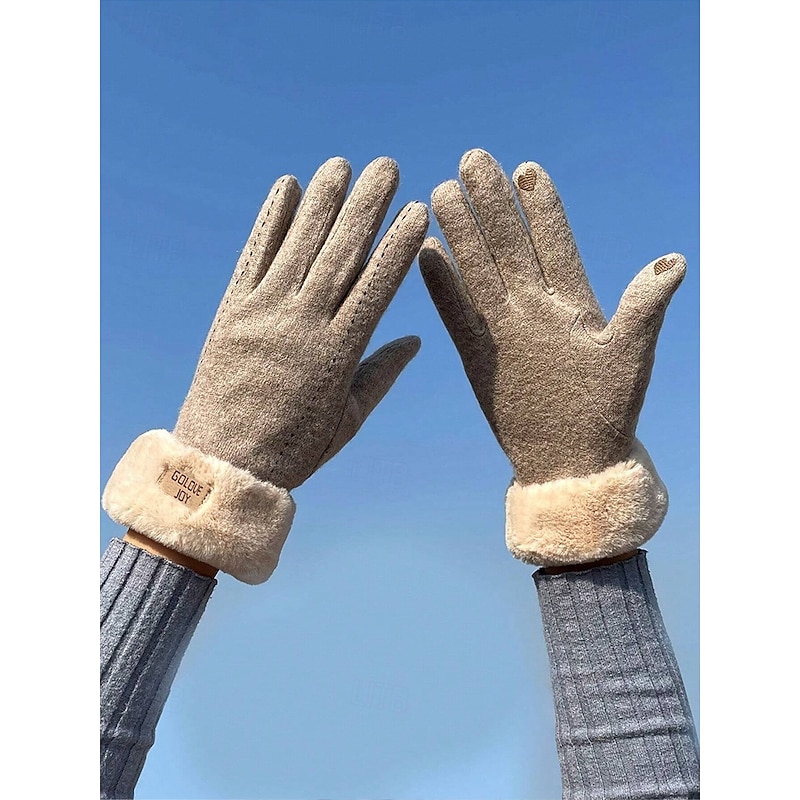 Women's Winter Fleece-Lined Touchscreen Gloves with Heart Detail – Warm and Stylish for Outdoor Cold Weather, Perfect Gift Idea2