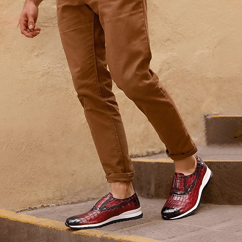 Men's Red Crocodile Pattern Leather Oxford Shoes – Premium Cowhide with Lace-Up Design and Modern Sole2