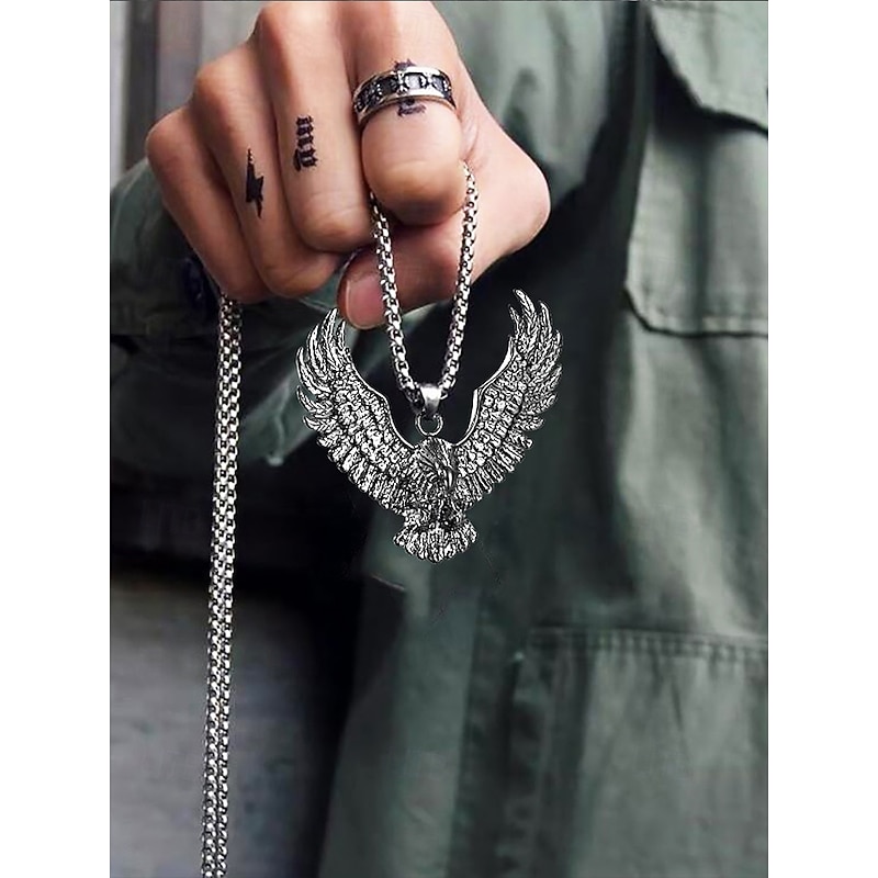 Men's Silver Eagle Pendant Necklace – Bold and Detailed Symbolic Jewelry for Strength and Freedom2
