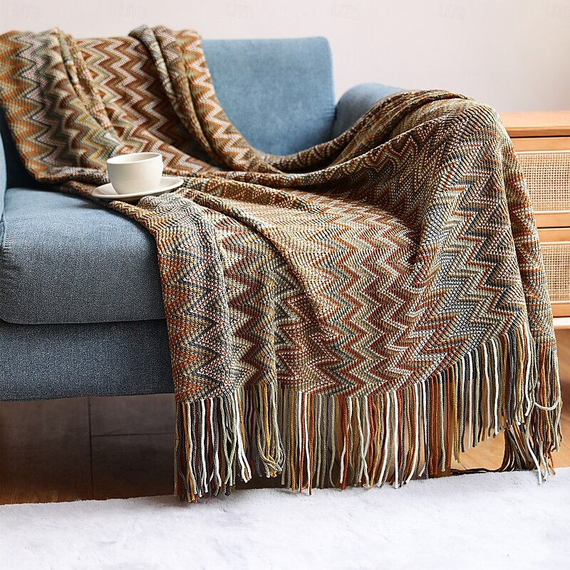 Soft Tassel Knitted Blanket Cozy and Stylish Plaid Design Ideal for Naps, Throws, or Vintage Winter Decor Features Elegant Tassels for a Charming Touch Durable and Comfortable for All-Season Use Perf