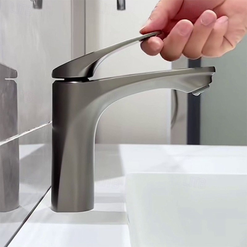 Basin Mixer Tap Bathroom Basin Faucet Brass Sink Mixer Tap Hot & Cold Single Handle Bathroom Sink Faucet2