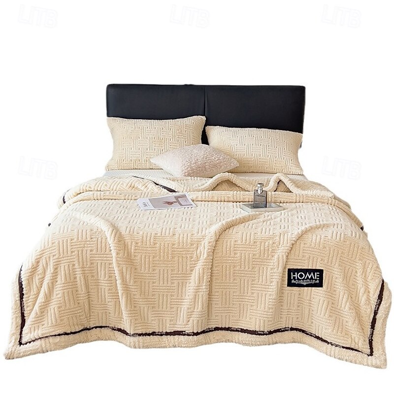 Winter Luxury Coral Velvet Blanket Office Shawl Thicken Luxury Air Conditioning Nap Sofa Blankets Home Soft Breathable Bed Cover3