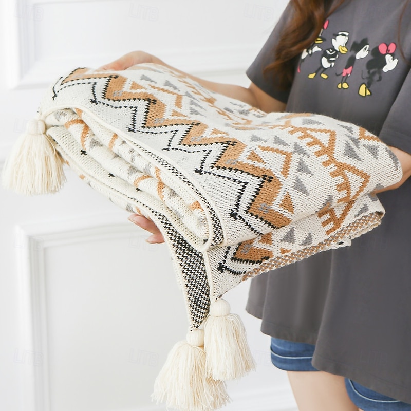 Soft Tassel Knitted Blanket Cozy and Stylish Plaid Design Ideal for Naps, Throws, or Vintage Winter Decor Features Elegant Tassels for a Charming Touch Durable and Comfortable for All-Season Use Perfe4