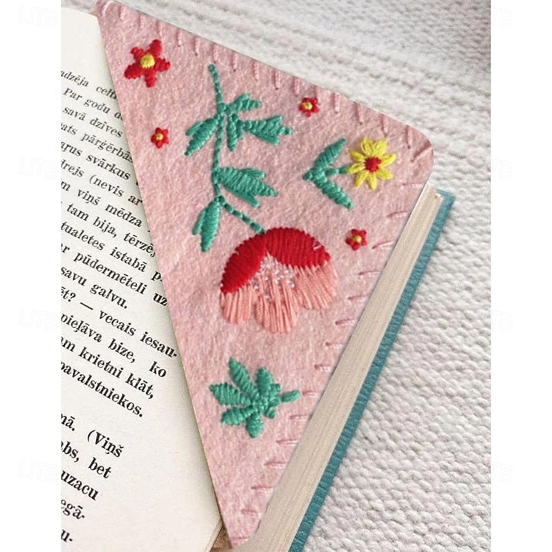 Hand Embroidered Corner Bookmark, Floral Style Embroidery Bookmarks, Felt Triangle Page Corner Handmade Bookmark, Decorative Felt Triangle Bookmark, Bookmarks for Book Lovers2