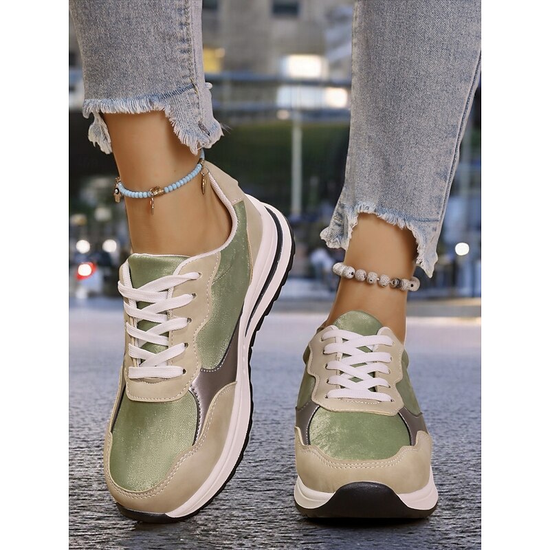 Women's Green Retro Running Sneakers with Metallic Accents – Lightweight and Comfortable Shoes for Casual Wear and Outdoor Activities2