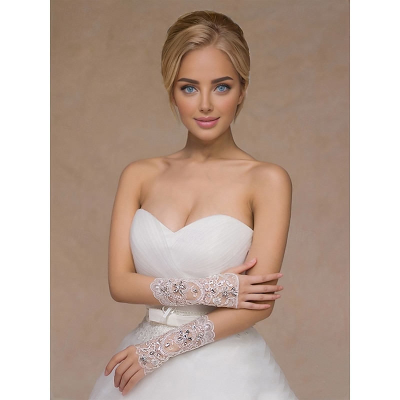 Elegant Lace Bridal Gloves with Pearls – Wedding Accessories for Brides, Perfect for Special Occasions and Ceremonies2