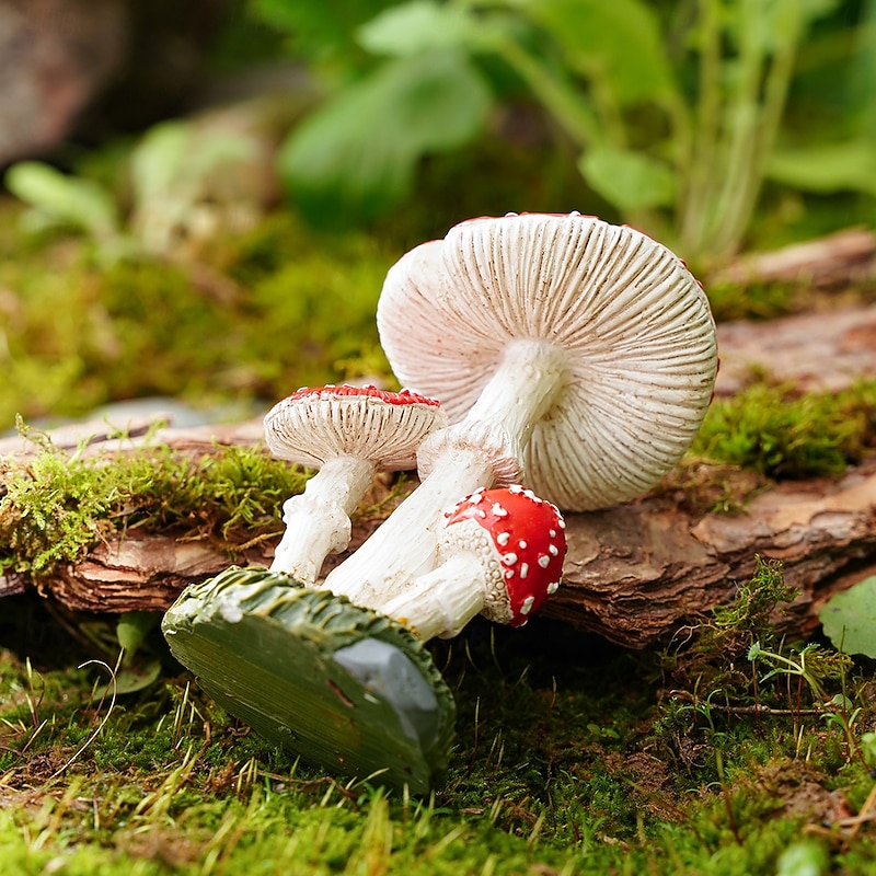 Mushroom Garden Ornament - Resin Material, Handmade and Hand-Painted, for Gardening, Miniature Landscapes, and Plant Decoration2