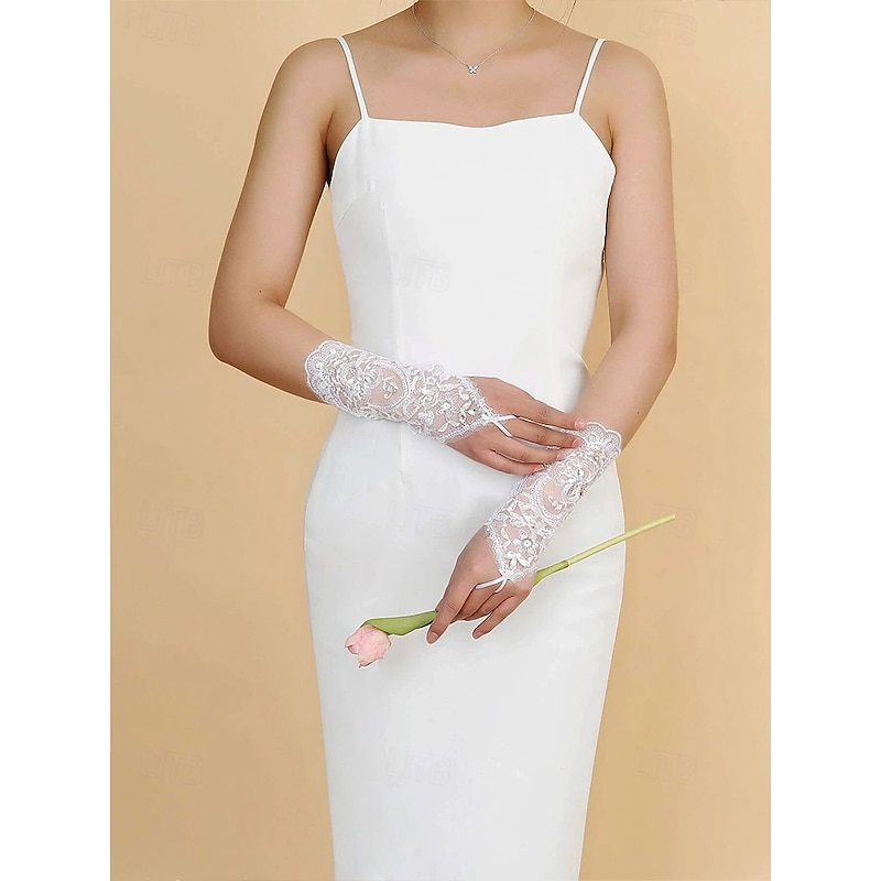 Elegant Lace Bridal Gloves with Pearls – Wedding Accessories for Brides, Perfect for Special Occasions and Ceremonies3