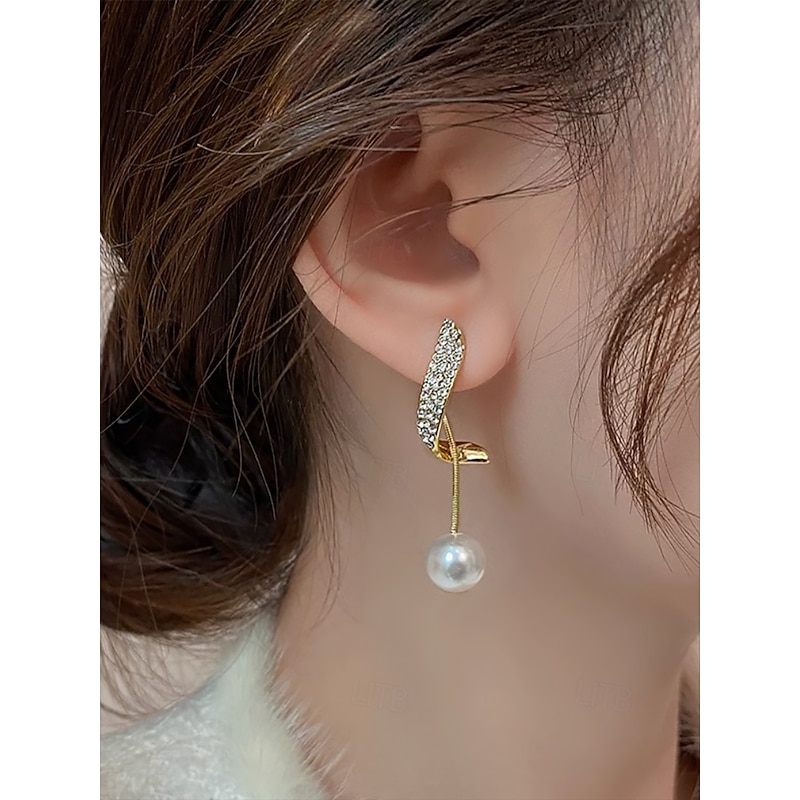 Elegant Gold-Plated Pearl Earrings with Crystal Detailing – Stylish Drop Earrings for Women, Perfect for Weddings, Evening Events,and Formal Occasions2