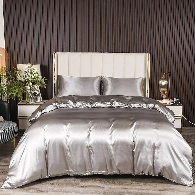 Silk Duvet Cover Set Luxurious, Ultra-Soft, and Breathable Bedding for Ultimate Comfort. Crafted from 100% Mulberry Silk for a Smooth, Skin-Friendly Feel Natural Temperature Regulation