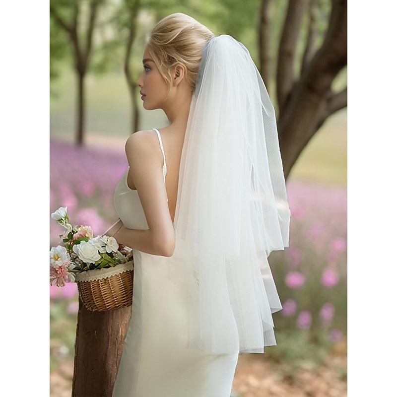 Elegant Two-Layer Bridal Veil with Soft Tulle – Classic Wedding Accessory for Brides, Ideal for Traditional and Formal Weddings