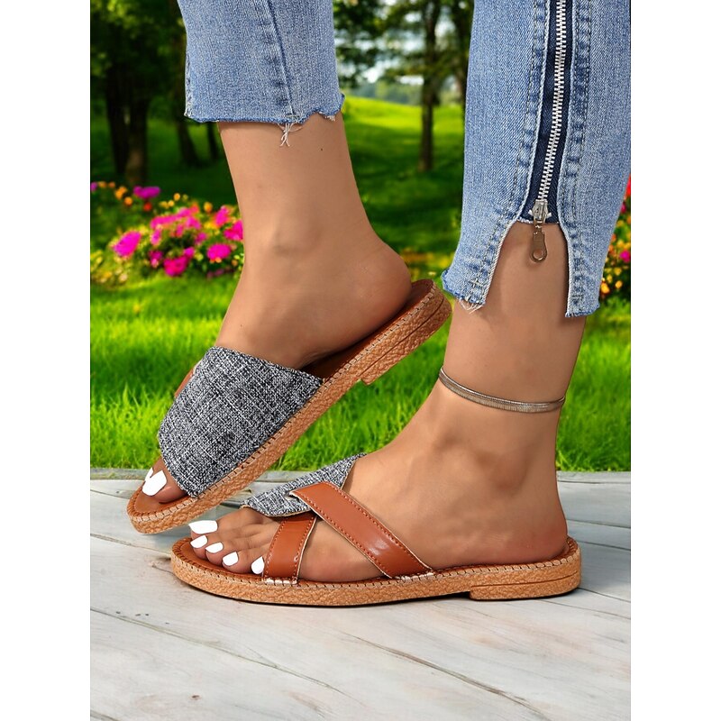 Contrast Color Slide Sandals for Women – Comfortable Open-Toe with Stylish Strap Design for Everyday Casual Wear3