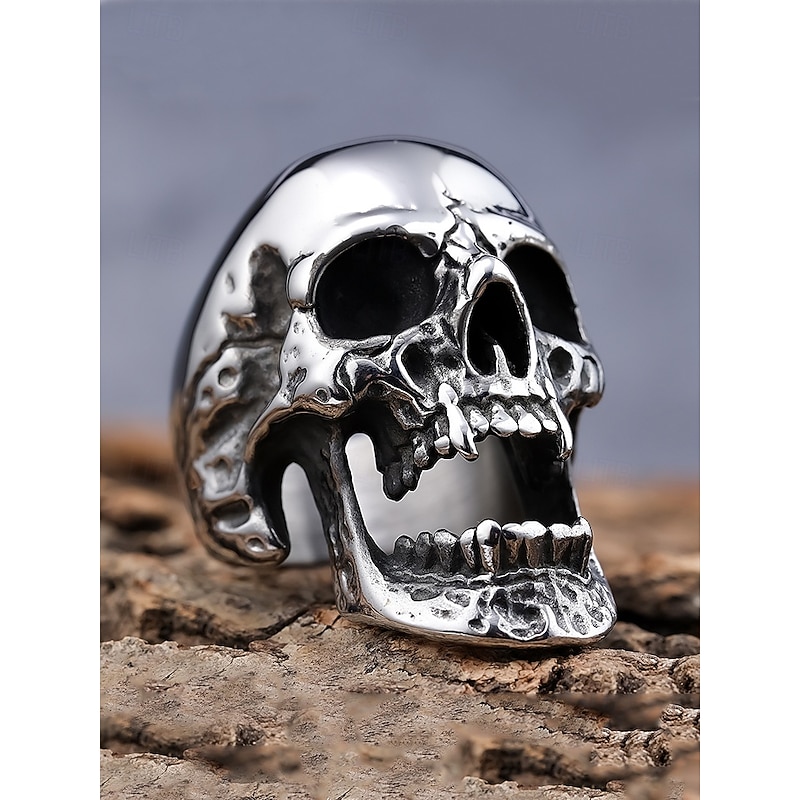 Men's Skull Ring – Gothic Stainless Steel with Detailed Design, Perfect for Punk, Rock, and Casual Outfits, Ideal for Statement Jewelry4
