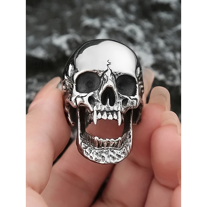 Men's Skull Ring – Gothic Stainless Steel with Detailed Design, Perfect for Punk, Rock, and Casual Outfits, Ideal for Statement Jewelry