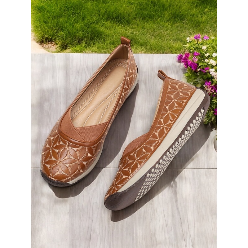 Brown Floral Embroidered Slip-On Shoes for Women – Comfortable Casual Flats with Non-Slip Sole for Everyday Wear4