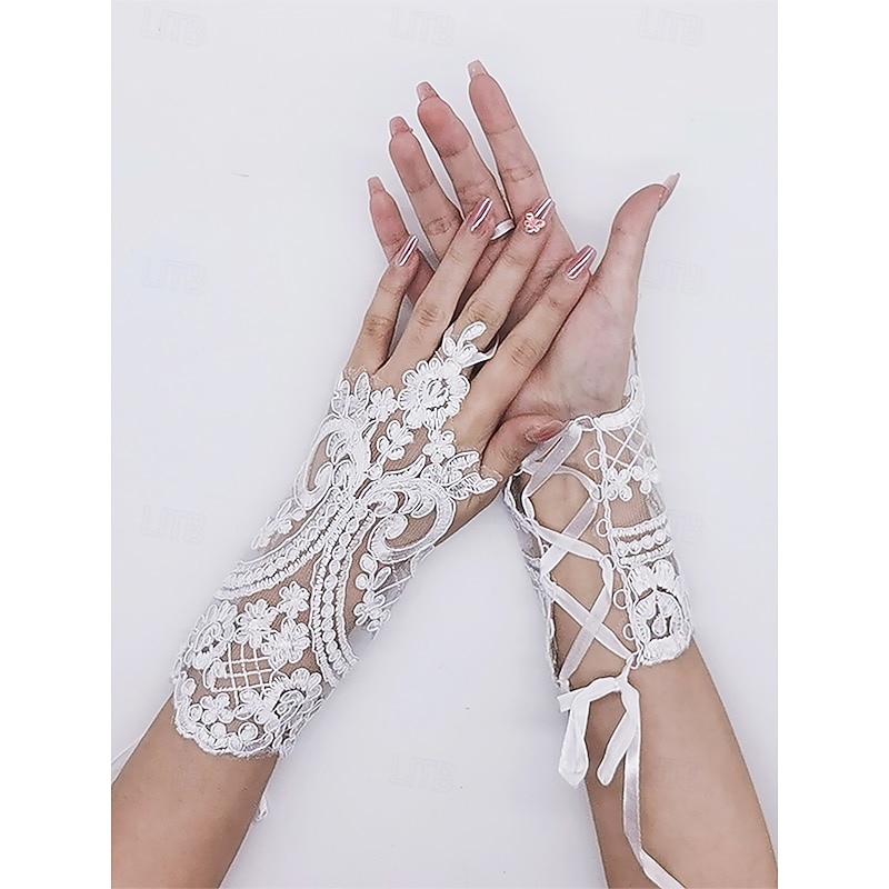 Elegant White Lace Bridal Gloves – Vintage Fingerless Wedding Gloves with Floral Embroidery for Brides and Formal Events3