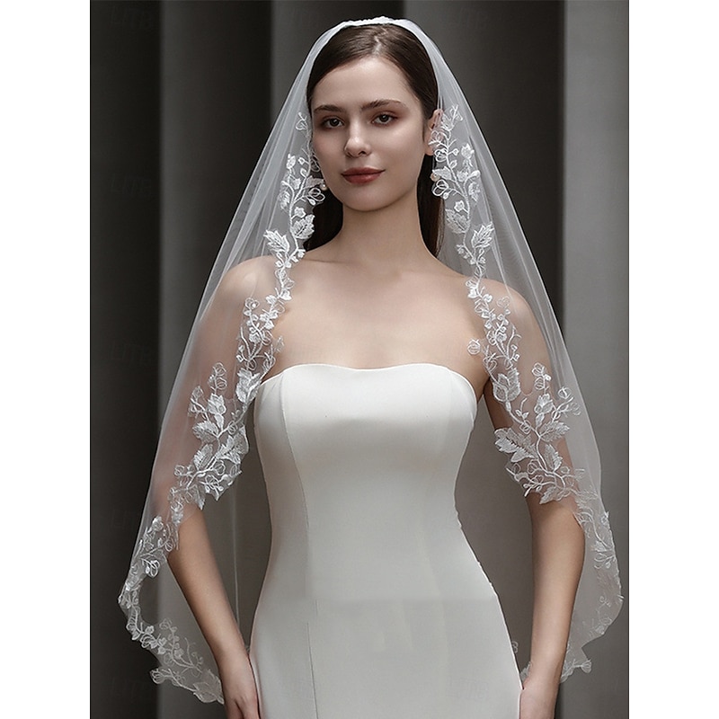 One-tier Comtemporary / Stylish Wedding Veil Cathedral Veils with Embroidery Tulle