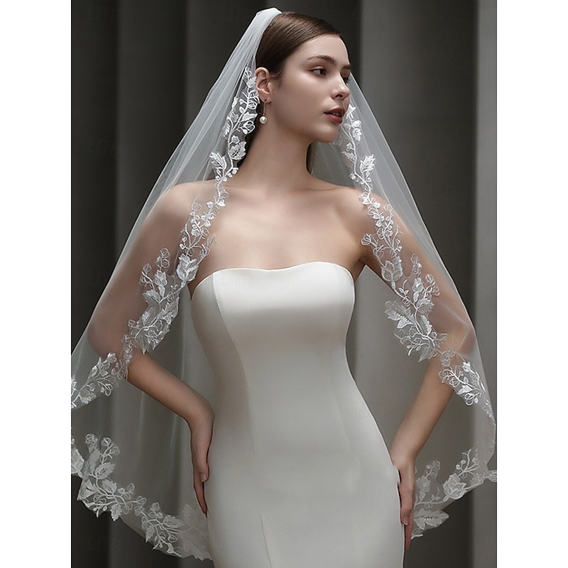 One-tier Comtemporary / Stylish Wedding Veil Cathedral Veils with Embroidery Tulle4