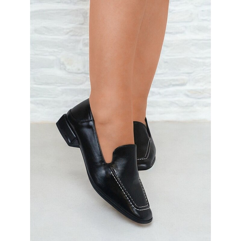 Black Slip-On Loafers for Women – Classic and Comfortable Casual Shoes with White Stitching Detail, Perfect for Everyday Office Wear and Casual Outings3